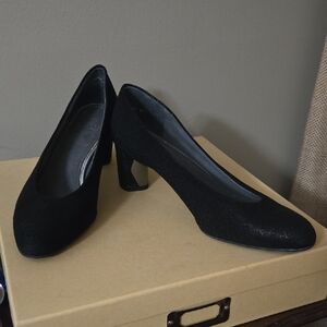 Stuart Weitzman Classic Black Heels with Silver Heel Accents Size 10M